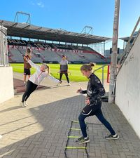 Intensives Outdoorsport-Krafttraining für Unternehmen oder Mitarbeiter Fitness Coach aus Hamburg